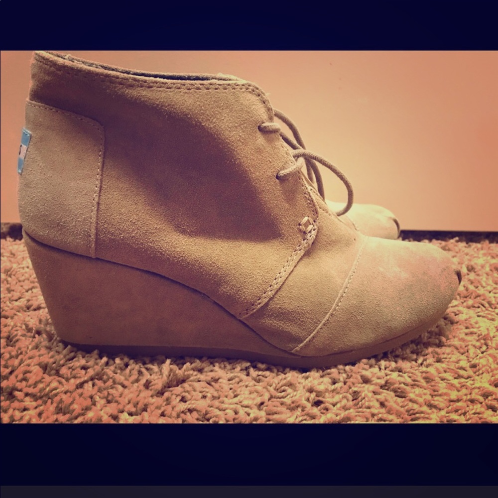 Toms suede wedge booties in desert taupe